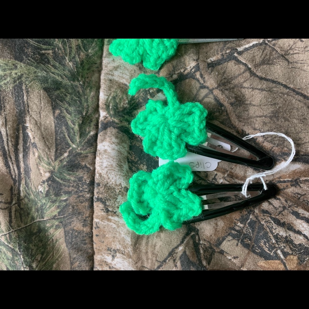 Hair Clips - Picture 3 of 4